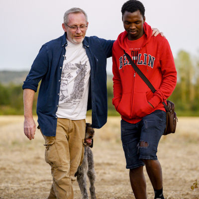 Laurent Carbonneaux : "On peut changer le sort des enfants migrants" | Journal des Activités Sociales de l'énergie | 82927 Laurent Carbonneaux et Ibrahima son fils adoptif