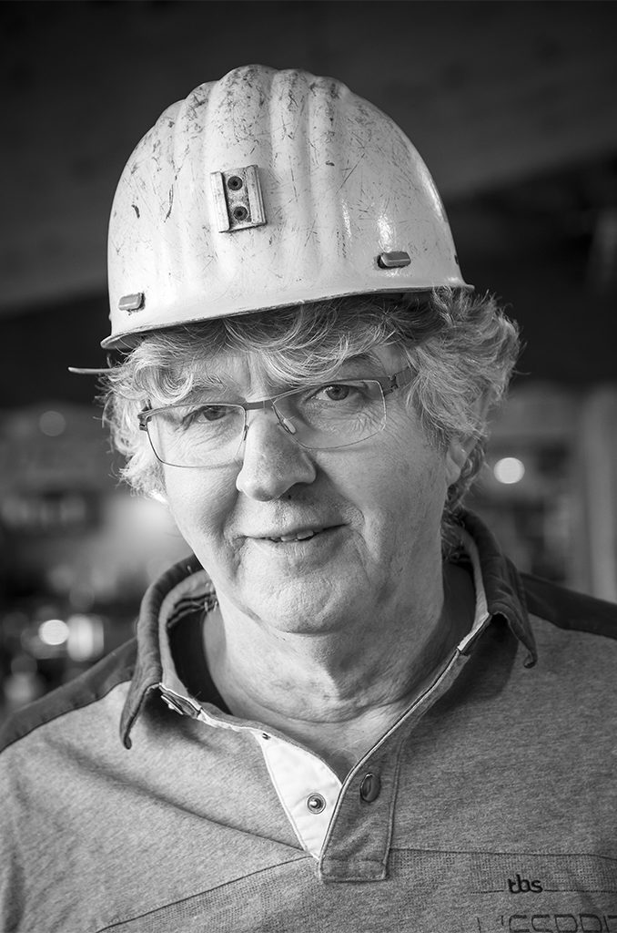 De la mine à EDF-GDF, histoires de reconversion | Journal des Activités Sociales de l'énergie | 84486 Rassemblement danciens mineurs devenus agents EDF