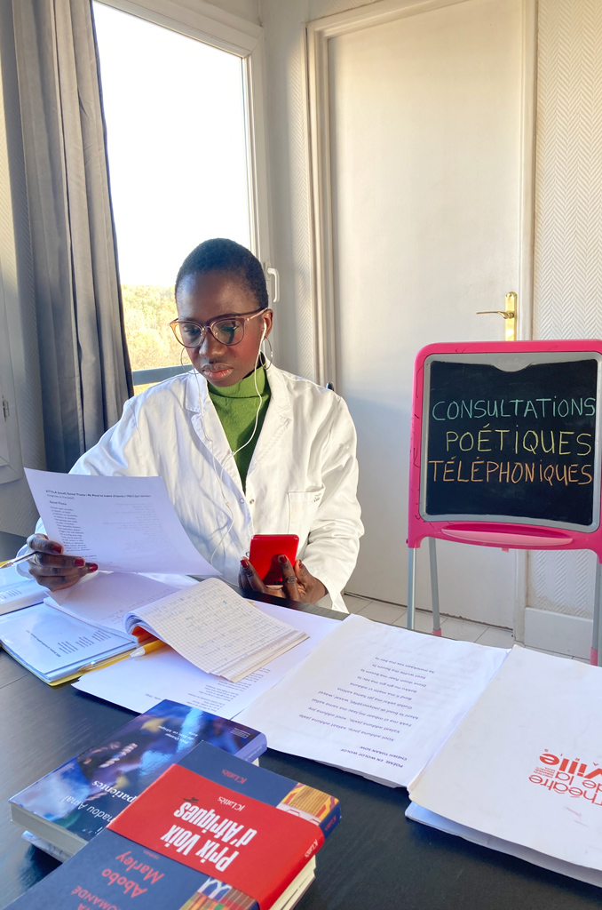 Consultation poétique : l’intime au bout du fil | Journal des Activités Sociales de l'énergie | 103643 Consultations poetiques en face a face Theatre de la Ville de Paris