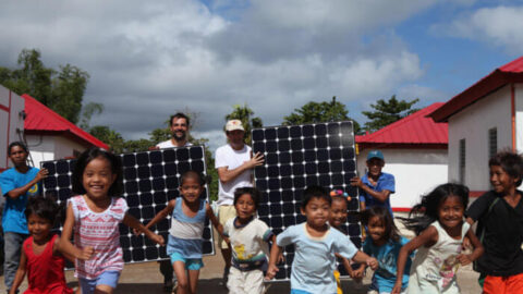 Illustration Semaine de la solidarité d'Électriciens sans frontières. Mission de l'ONG aux Philippines, en 2014.