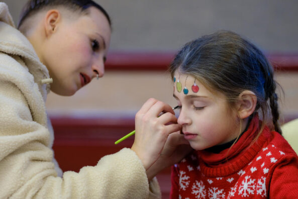 Près de Nantes, un beau Village de Noël intergénérationnel | Journal des Activités Sociales de l'énergie | Pres de Nantes le Village de Noel intergenerationnel reunit 5000 personnes. 2