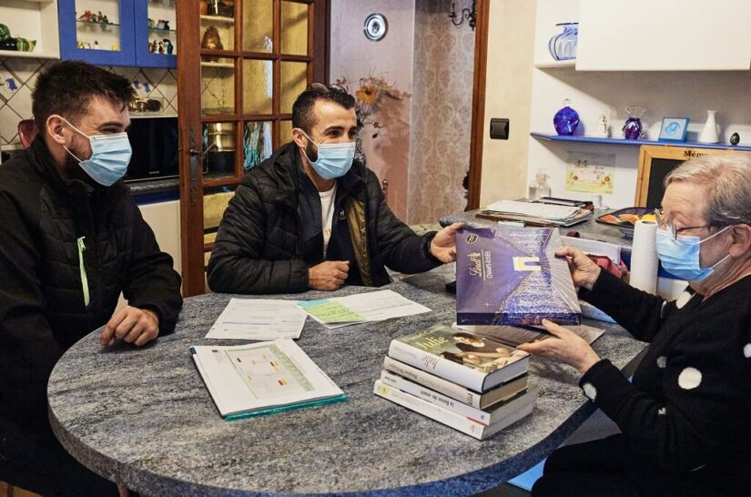 Le Bibliobus de la CMCAS Montluçon aux petits soins du lien social | Journal des Activités Sociales de l'énergie | 128573 Activibus Bibliobus a Montlucon 2022.