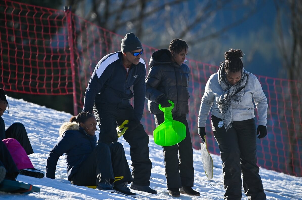 Séjour au ski organisé par la CMCAS Martinique pour ses jeunes bénéficiaires, du 12 au 19 février au centre de vacances de St Jean de Sixt (Haute-Savoie).