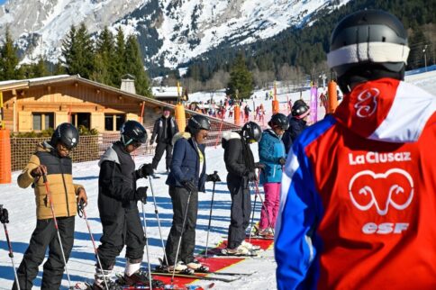 Des vacances au ski pour 20 jeunes Martiniquais | Journal des Activités Sociales de l'énergie | 130451 colo ski martinique 2023