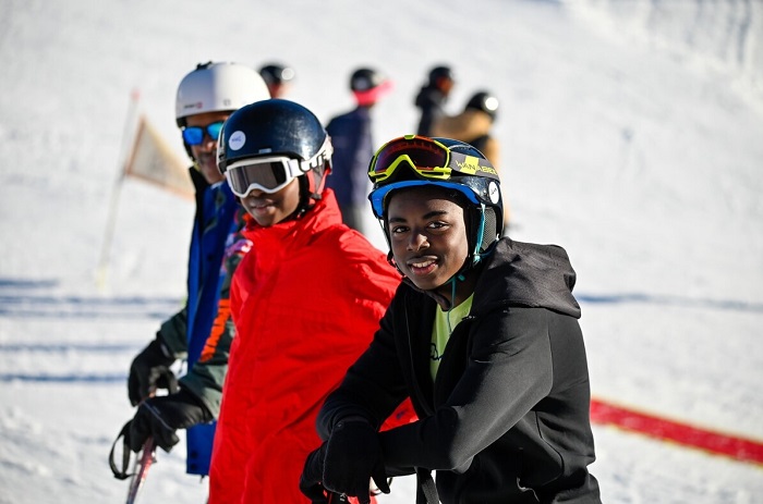 Séjour au ski organisé par la CMCAS Martinique pour ses jeunes bénéficiaires, du 12 au 19 février au centre de vacances de St Jean de Sixt (Haute-Savoie).