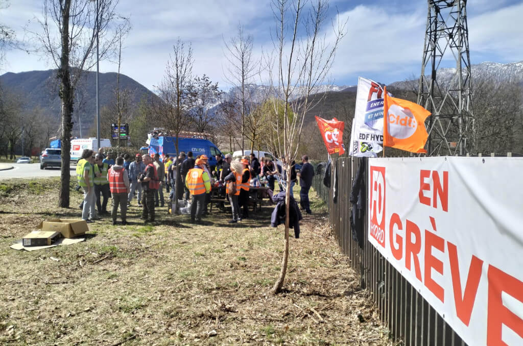 Journée intersyndicale à la centrale hydraulique de Saint-Georges-de-Commiers, mars 2023.