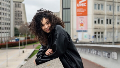 Ilyana Guefaiti, étudiante bénéficiaire de la CMCAS Toulouse, a trouvé un hébergement à titre gratuit en région parisienne grâce à la plateforme d'hébergement solidaire des Activités Sociales de l'énergie (CCAS).