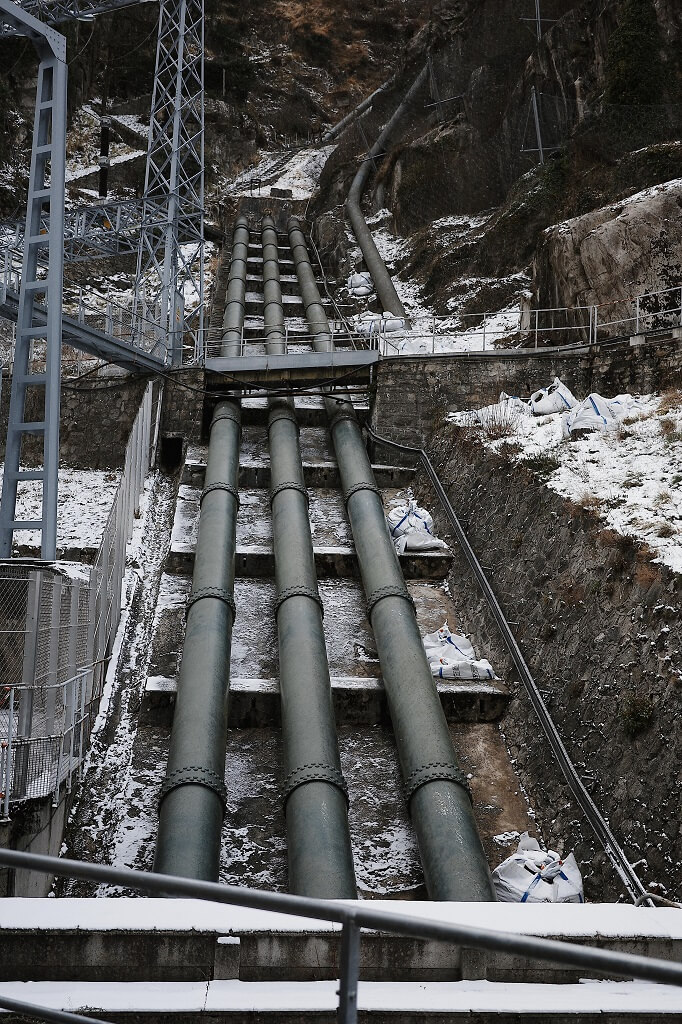Conduite forcée, centrale hydroélectrique de Saint-Dalmas (Alpes-Maritimes), travail préparatoire de Shingo Yoshida pour le festival Visions Sociales de la CCAS.