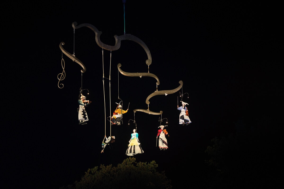 Spectacle de clôture : Lâcher de violons, compagnie Transe Express