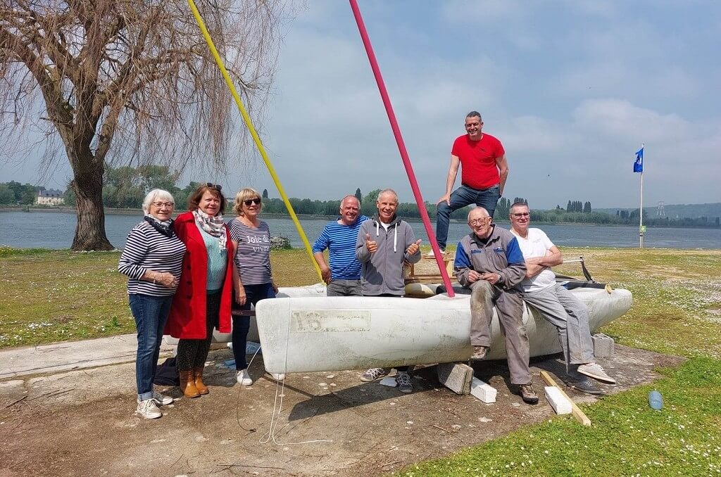 Bateau de la CMCAS Haute-Normandie. Bataille d'OFNI sur la Seine, objets flottants non identifiés, durant la Grande pagaille, la veille de l'Armada officielle à Rouen, juin 2023.
