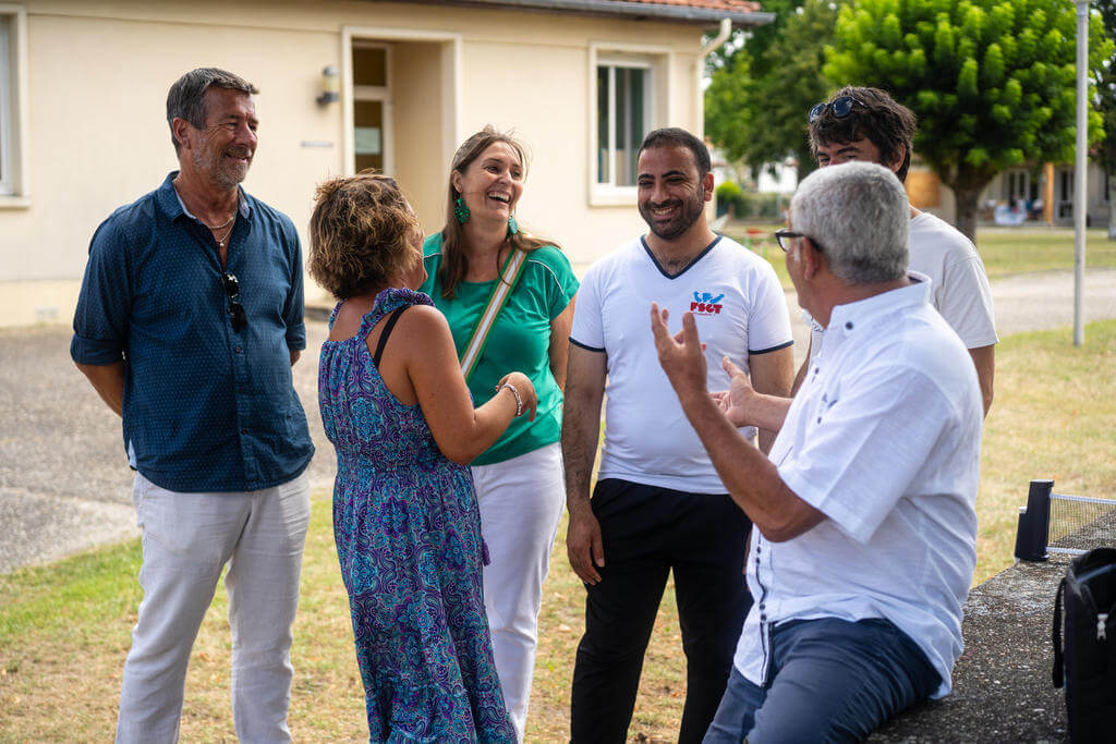 Elus et professionnels des Activités Sociales, dont Claude Pommery, président de la CCAS, Audrey Fornies, présidente de la CMCAS Gironde et Rémy Soler, trésorier de la CMCAS Agen. Accueil d'enfants sahraouis et palestiniens à la colo d'Andernos-les-Bains, juillet 2023, CCAS.