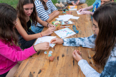 Act’éthiques. Un atelier "bombes à graines" pour les adolescents de la colo de Vayrac | Journal des Activités Sociales de l'énergie | 137988 Act27EthiqueAtelier22BombesC3A0graines22colo12 14C3A9tC3A92023 preview