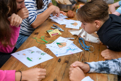 Act’éthiques. Un atelier "bombes à graines" pour les adolescents de la colo de Vayrac | Journal des Activités Sociales de l'énergie | 137992 Act27EthiqueAtelier22BombesC3A0graines22colo12 14C3A9tC3A92023 preview