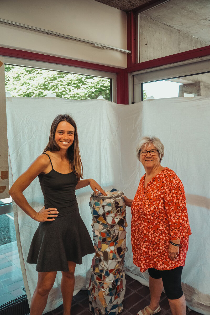 Anna Tomaszewski, céramiste en résidence à Savines. Festival Partir en livre au village vacances CCAS de Savines-le-Lac (Hautes-Alpes), le 3 août 2023.