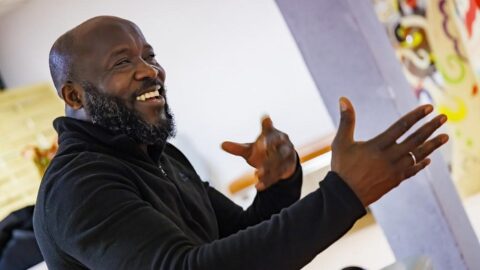 Ghislain Loussingui, ancien rappeur devenu formateur en atelier d'écriture, intervient à la CCAS sous diverses formes.