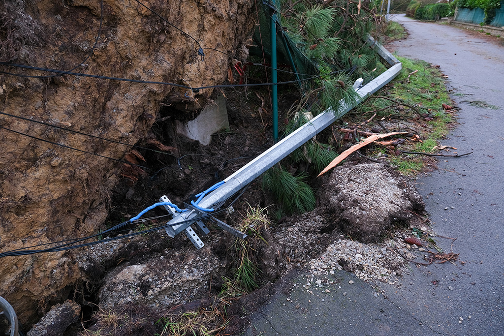 Dégâts sur le réseau de la presqu'île de Crozon (Finistère) suite au passage de la tempête Ciaran, début novembre.