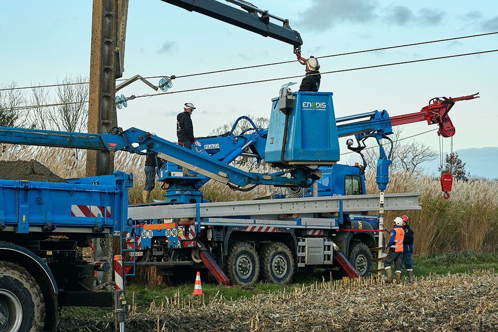 Intervention des agents Enedis après la tempête Ciaran. Finistère, 7 et 8 novembre 2023.