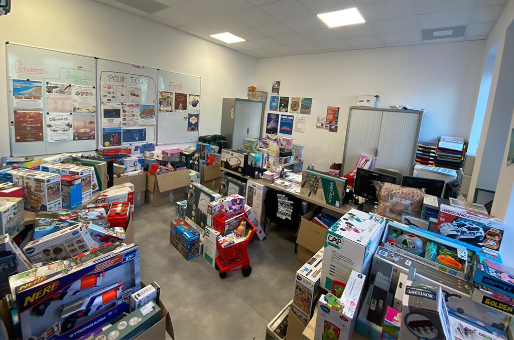 Cadeaux de Noël préparés par la CMCAS Yvelines pour les enfants bénéficiaires, décembre 2023. ©CMCAS Yvelines/Facebook
