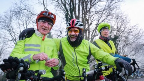 Participation du GES cyclo au 37e Téléthon de Grenoble (Isère) à Cerbère (Pyrénées-Orientales), décembre 2023.