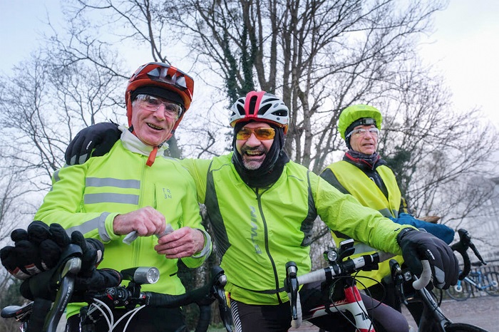 Participation du GES cyclo au 37e Téléthon de Grenoble (Isère) à Cerbère (Pyrénées-Orientales), décembre 2023.