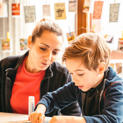 La famille Neuveux, en vacances à Aussois, en pleine création avec Sophie Foray.