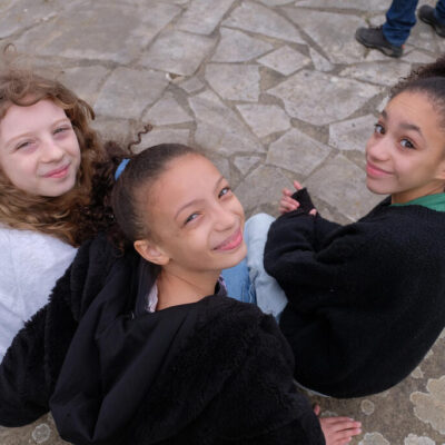 Camaraderie vite tissée entre les jeunes de la mini-colo organisée par la CMCAS Caen début avril 2024.